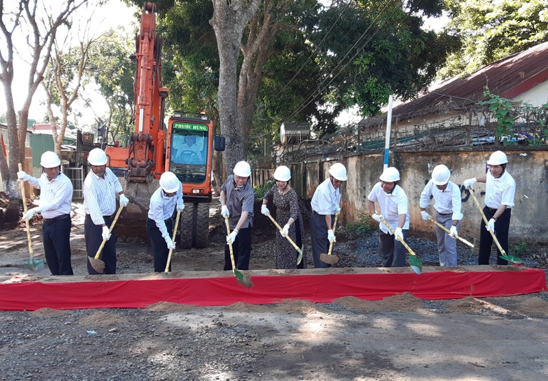 Huyện Krông Năng: Lễ khởi công công trình các trục đường trung tâm thị trấn Krông Năng