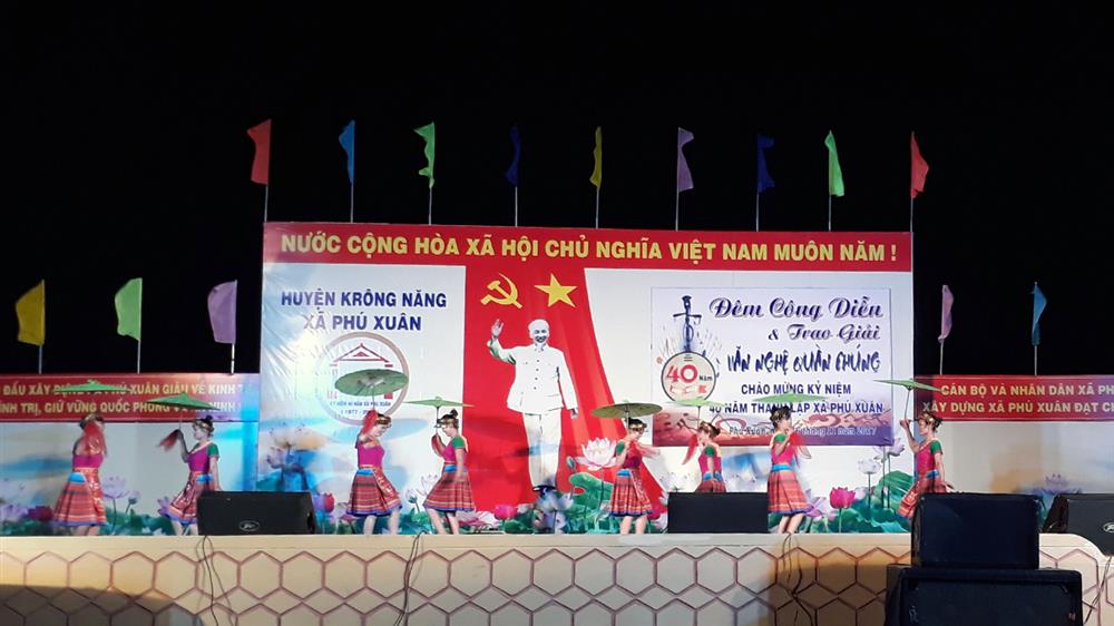 Xã Phú Xuân: Hội diễn văn nghệ quần chúng chào mừng 40 năm thành lập xã