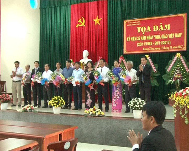    Huyện Krông Năng: Tọa Đàm Kỷ Niệm 35 Năm ngày Nhà Giáo Việt Nam  20/11