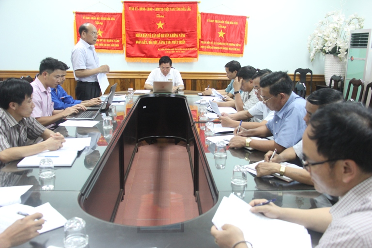 Huyện Krông Năng:  Họp chuẩn bị công nhận hai xã đạt chuẩn Nông thôn mới