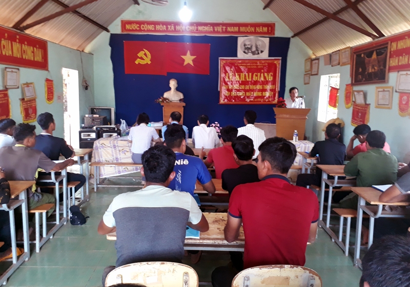 Khai giảng lớp sửa chữa máy nông nghiệp