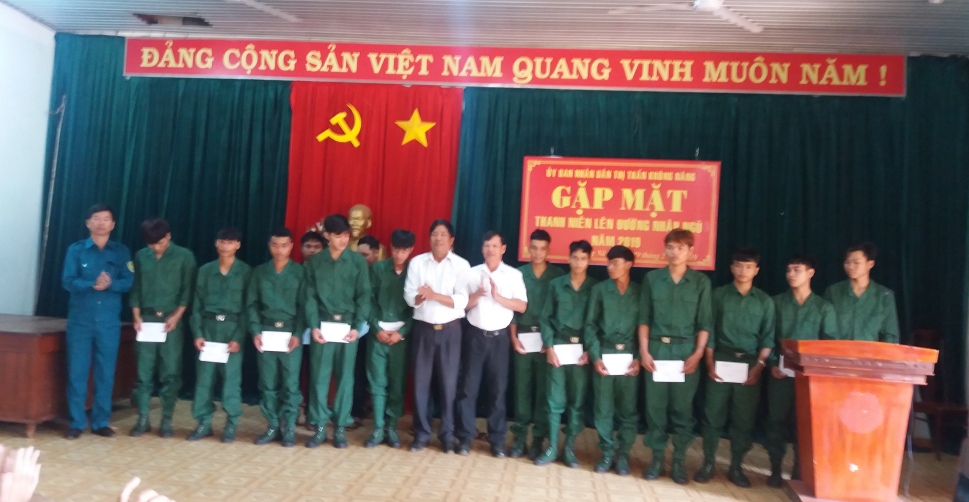 Thị trấn Krông Năng gặp mặt thanh niên lên đường nhập ngũ đợt 1 năm 2019