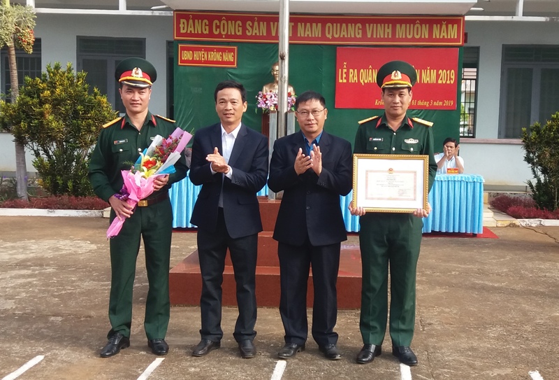 Ban chỉ huy quân sự huyện ra quân huấn luyện năm 2019