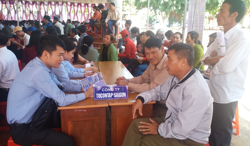 Huyện Krông Năng: Sôi nổi ngày hội việc làm năm 2019