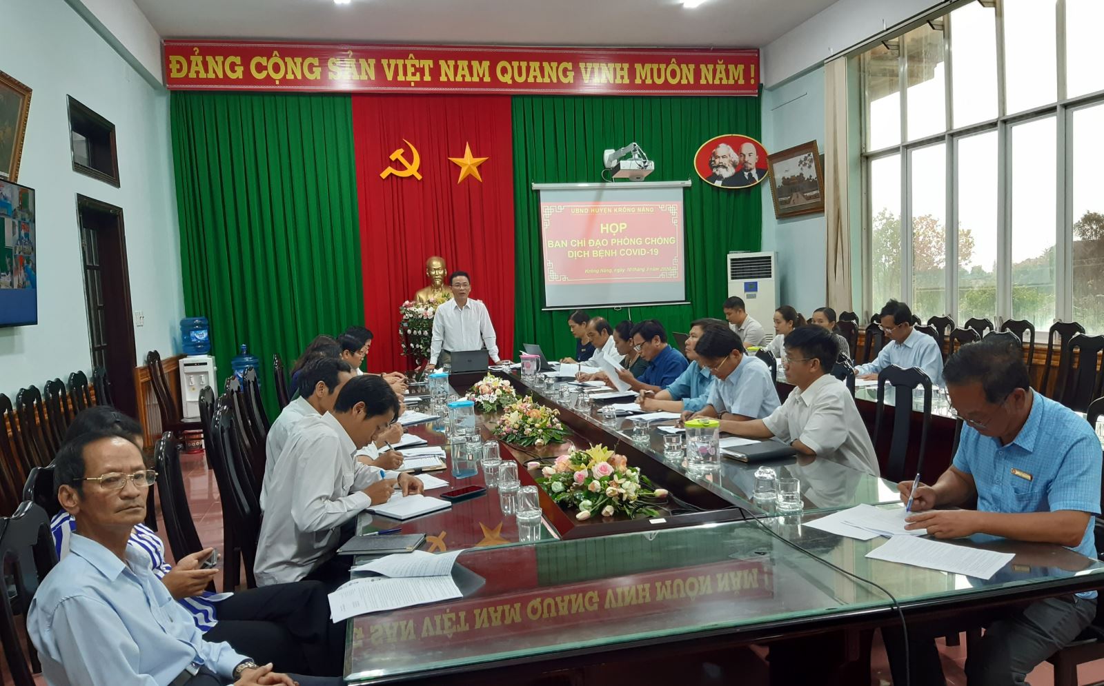 Huyện Krông Năng: Họp triển khai thực hiện các biện pháp phòng, chống dịch bệnh viêm đường hô hấp cấp Covid-19