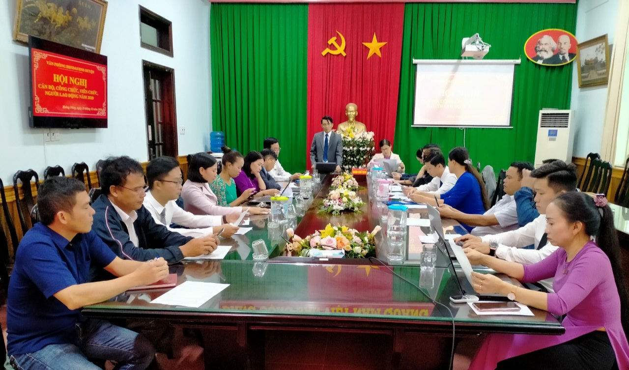 Văn phòng HĐND và UBND huyện: Hội nghị Cán bộ, công chức năm 2020