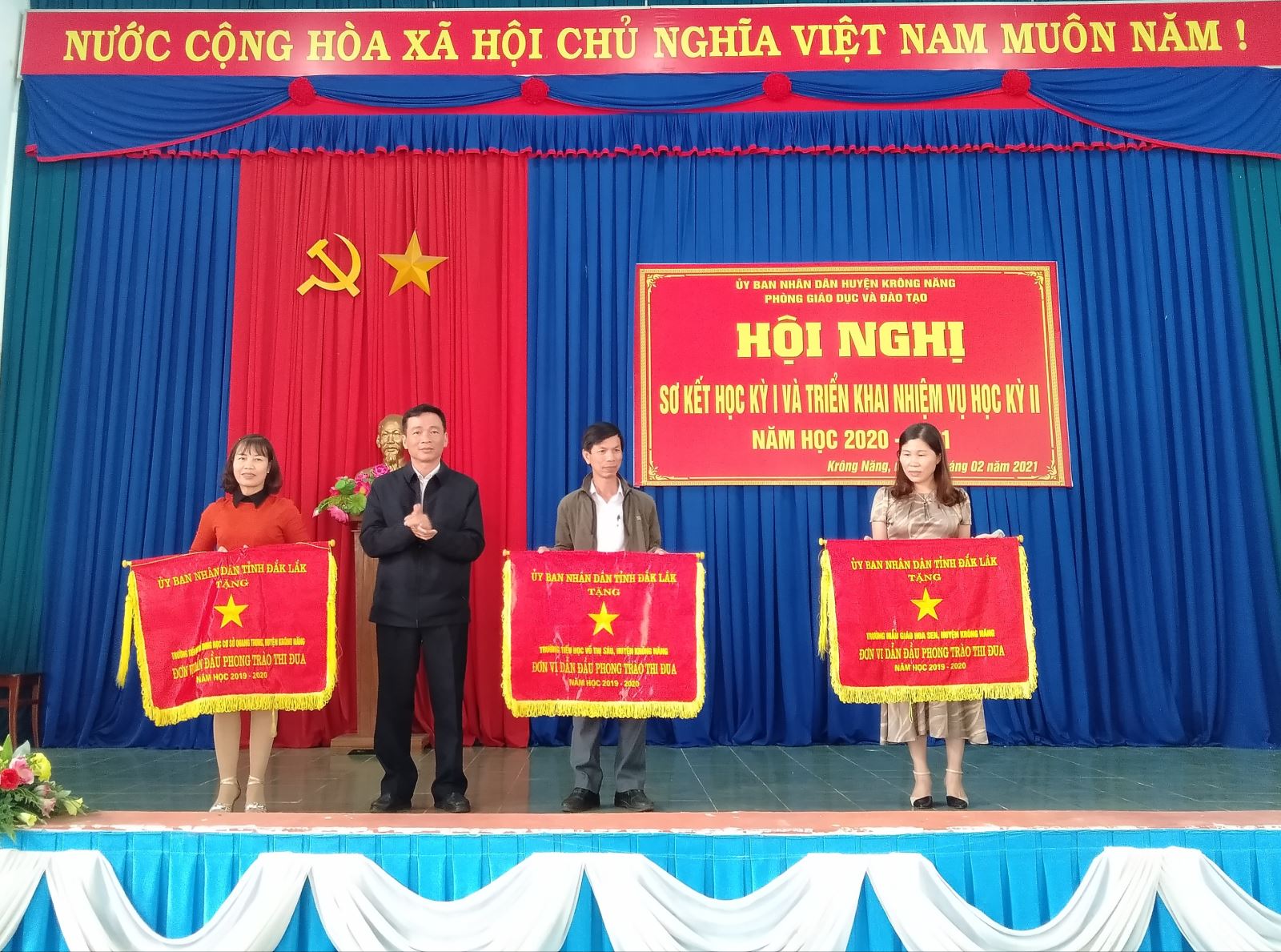Phòng GDDT huyện Krông Năng sơ kết học kỳ I, triển khai nhiệm vụ học kỳ II năm học 2020 - 2021