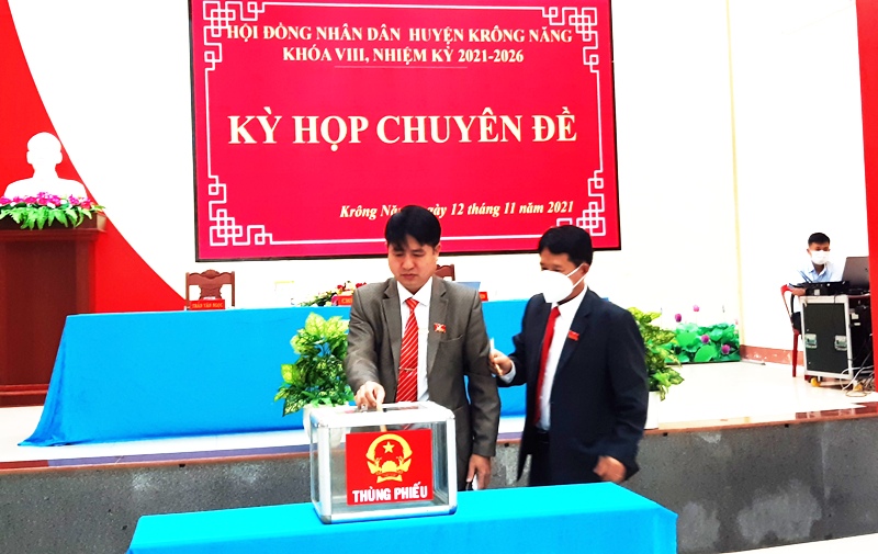 HĐND huyện Krông Năng khóa VIII, nhiệm kỳ 2021 – 2026 tổ chức kỳ họp chuyên đề