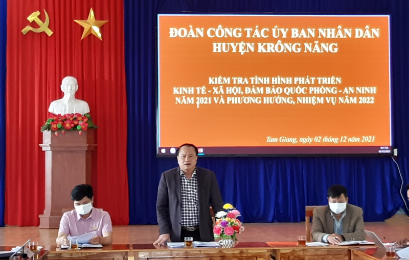 Đoàn công tác UBND huyện kiểm tra tình hình phát triển kinh tế xã hội tại xã Tam Giang