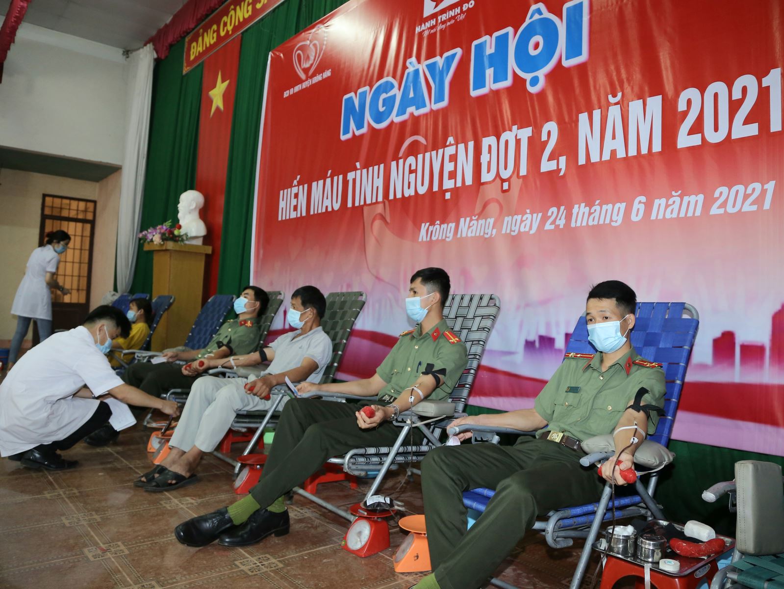 Sôi nổi ngày hội hiến máu tình nguyện “Giọt hồng Tây Nguyên” tại huyện Krông Năng