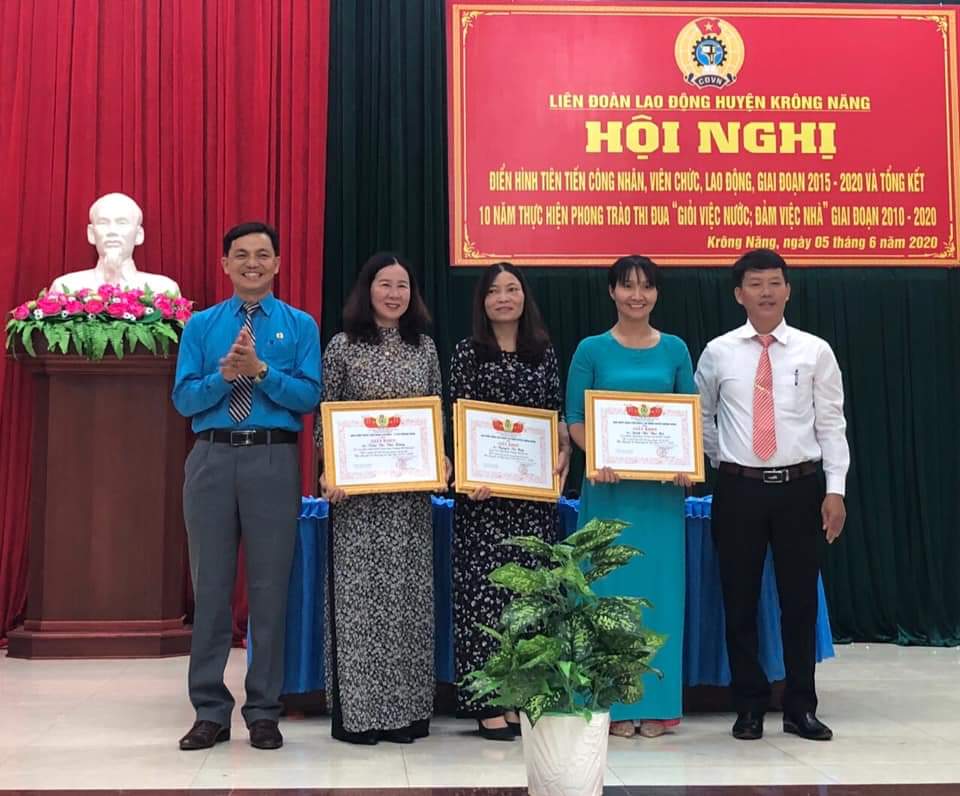 Hội nghị điển hình tiên tiến công nhân, viên chức, lao động giai đoạn 2015 - 2020