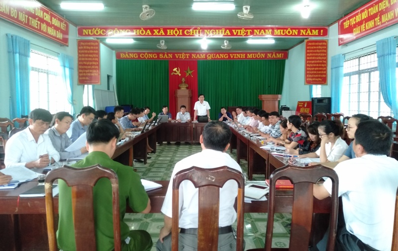 UBND huyện kiểm tra tình hình thực hiện 19 tiêu chí NTM tại xã Ea Tam và Tam Giang