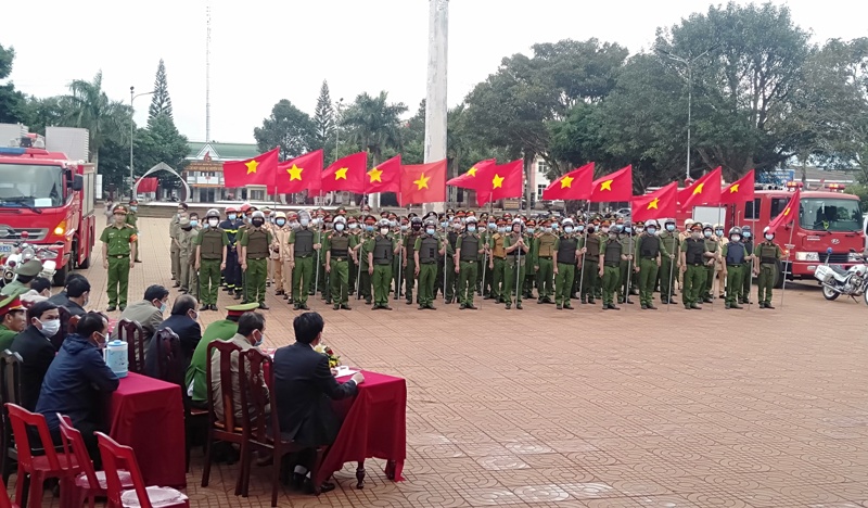 Công an huyện Krông Năng: Lễ ra quân đợt cao điểm tấn công trấn áp tội phạm đảm bảo an ninh trật tự trên địa bàn huyện
