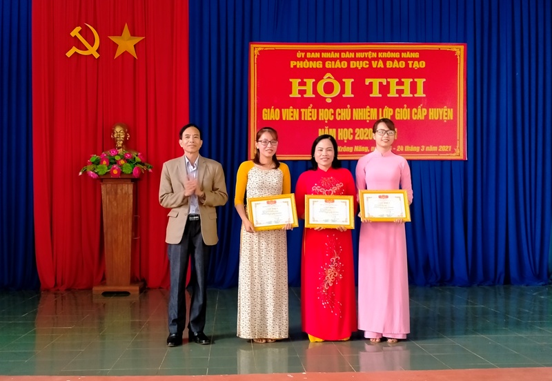 Bế mạc Hội thi giáo viên Tiểu học chủ nhiệm lớp giỏi cấp huyện năm học 2020 – 2021