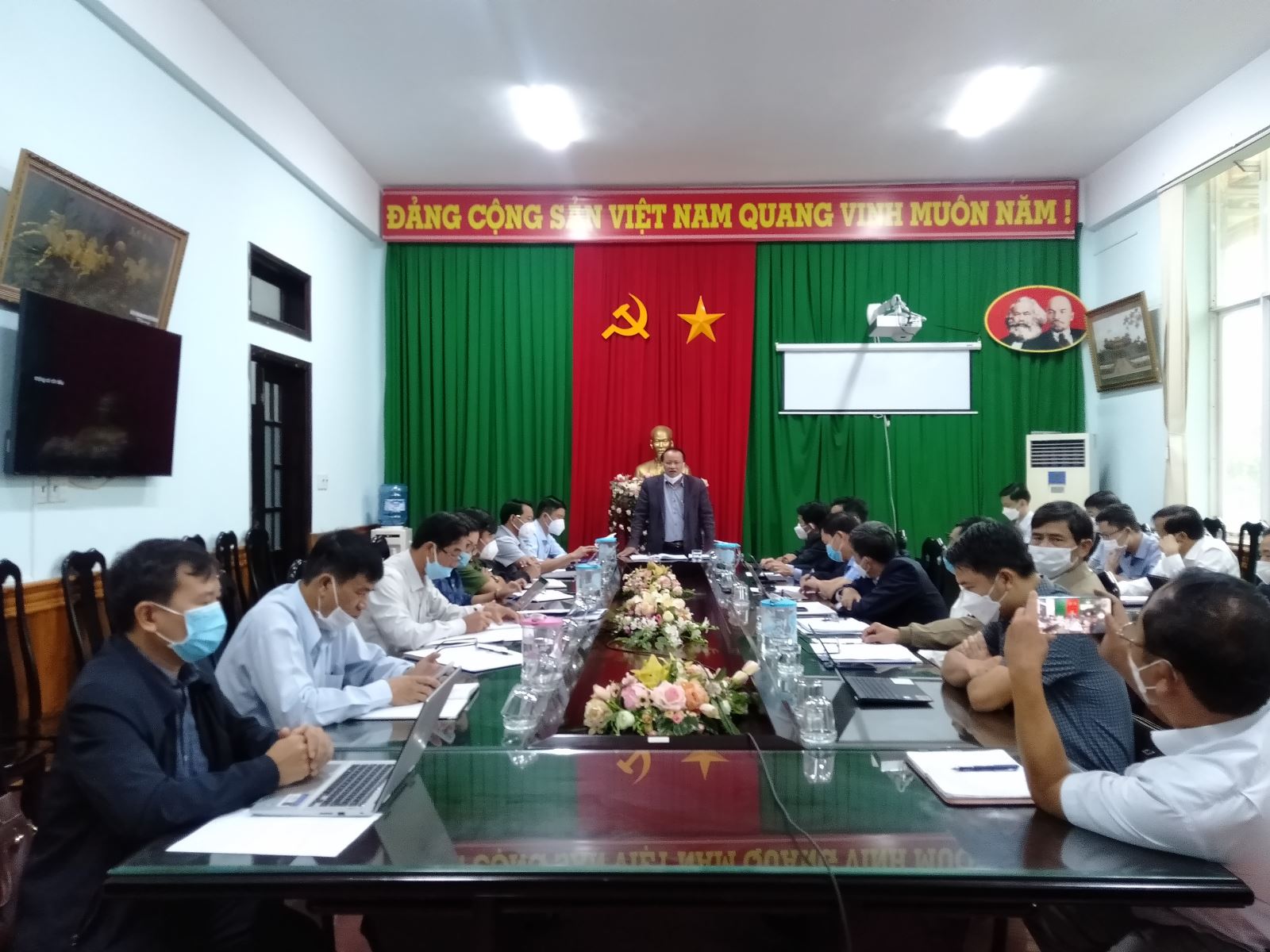 UBND huyện Krông Năng tổ chức giao ban đầu tuần