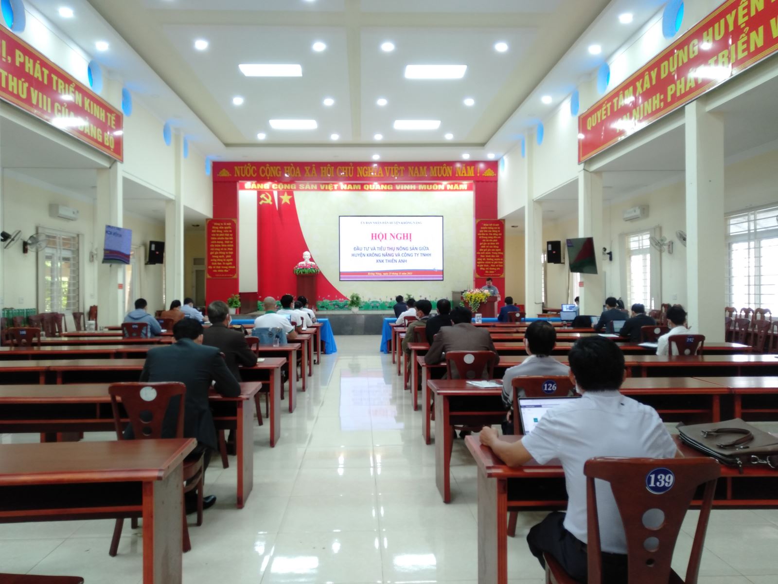 Huyện Krông Năng tổ chức Hội nghị Đầu tư và tiêu thụ nông sản