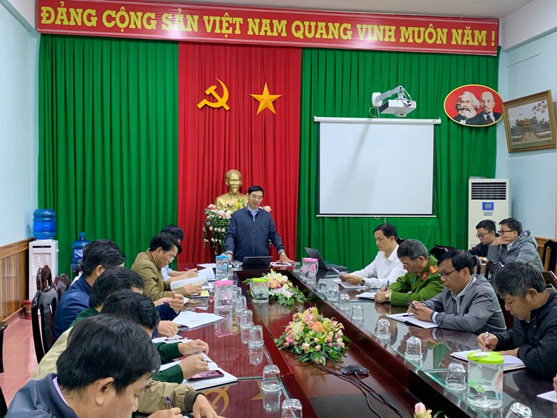 UBND huyện: Họp chuẩn bị cho lễ ra quân phát động phong trào “Chống rác thải nhựa” năm 2019