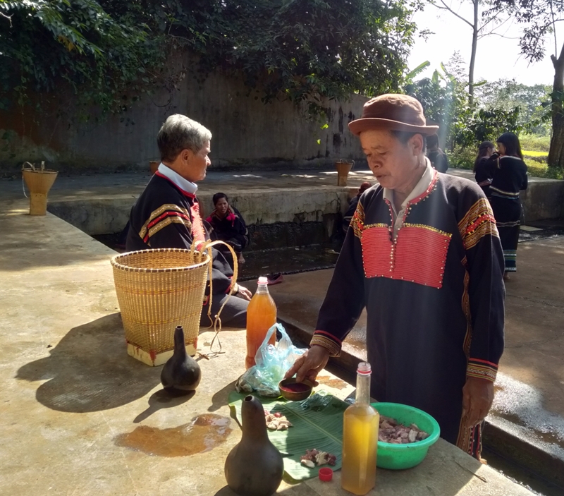 Buôn Wi'ao A, thị trấn Krông Năng tổ chức lễ cúng bến nước năm 2019