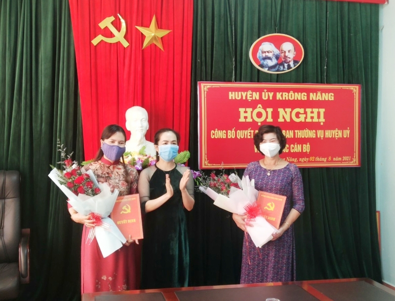 Công bố quyết định của Ban Thường vụ Huyện ủy về công tác cán bộ