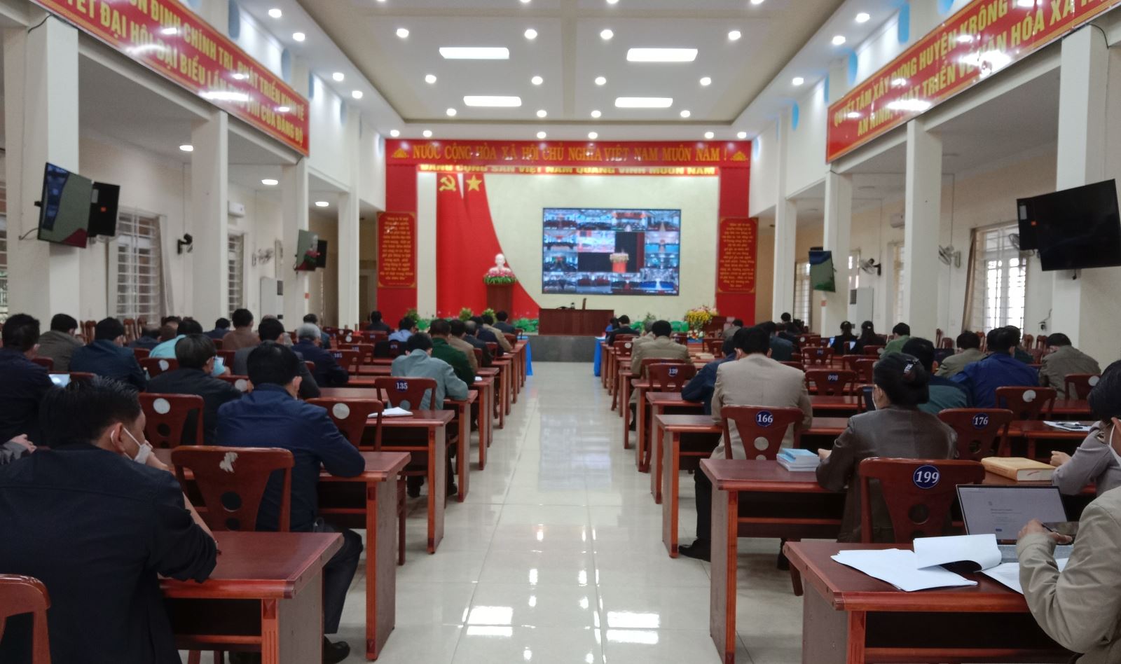Hội nghị trực tuyến học tập, quán triệt, tuyên truyền các văn bản của Trung ương và Tỉnh ủy Đắk Lắk đợt IV/2021