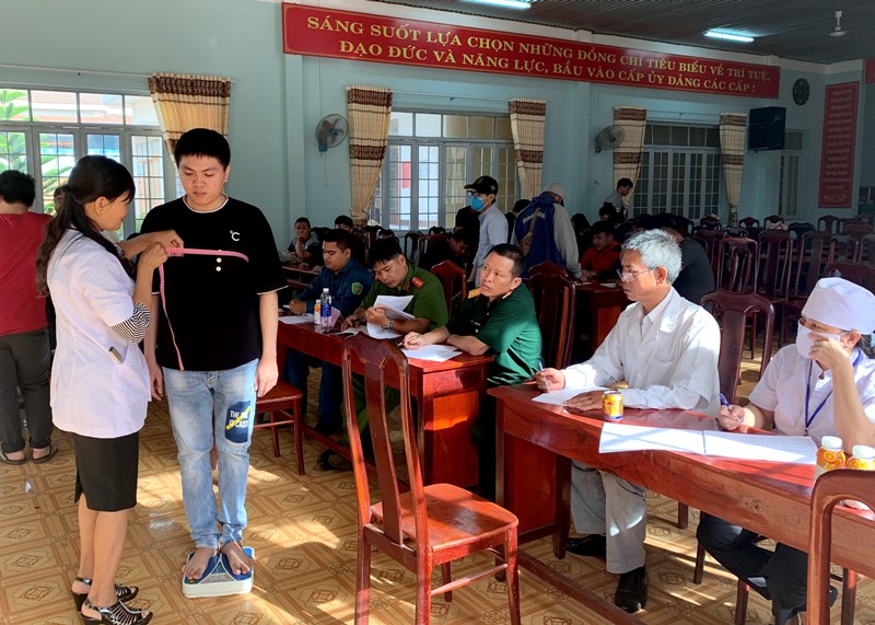 Thị trấn Krông Năng Tổ chức sơ tuyển sức khỏe cho nam thanh niên trong độ tuổi nghĩa vụ quân sự năm 2021