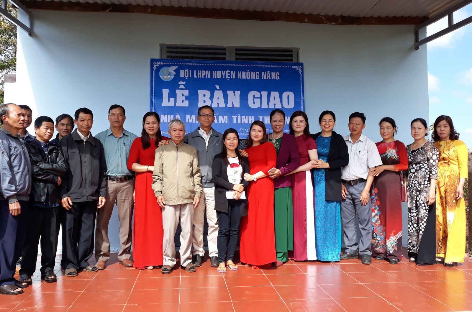 Hội LHPN huyện, bàn giao nhà “mái ấm tình thương"