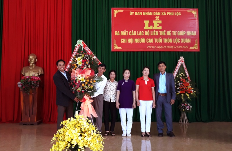Ra mắt CLB liên thế hệ tự giúp nhau thôn Lộc Xuân xã Phú Lộc