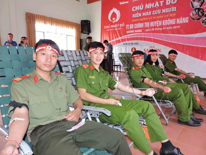 Huyện Krông Năng: Hàng nghìn người tham gia Ngày hiến máu tình nguyện “Chủ nhật đỏ”