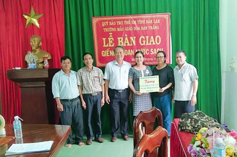 Hội Bảo trợ trẻ em tỉnh DakLak: Lễ Giao giếng khoan nước sạch cho trường Mẫu giáo Hoa Ban Trắng xã DliêYa.