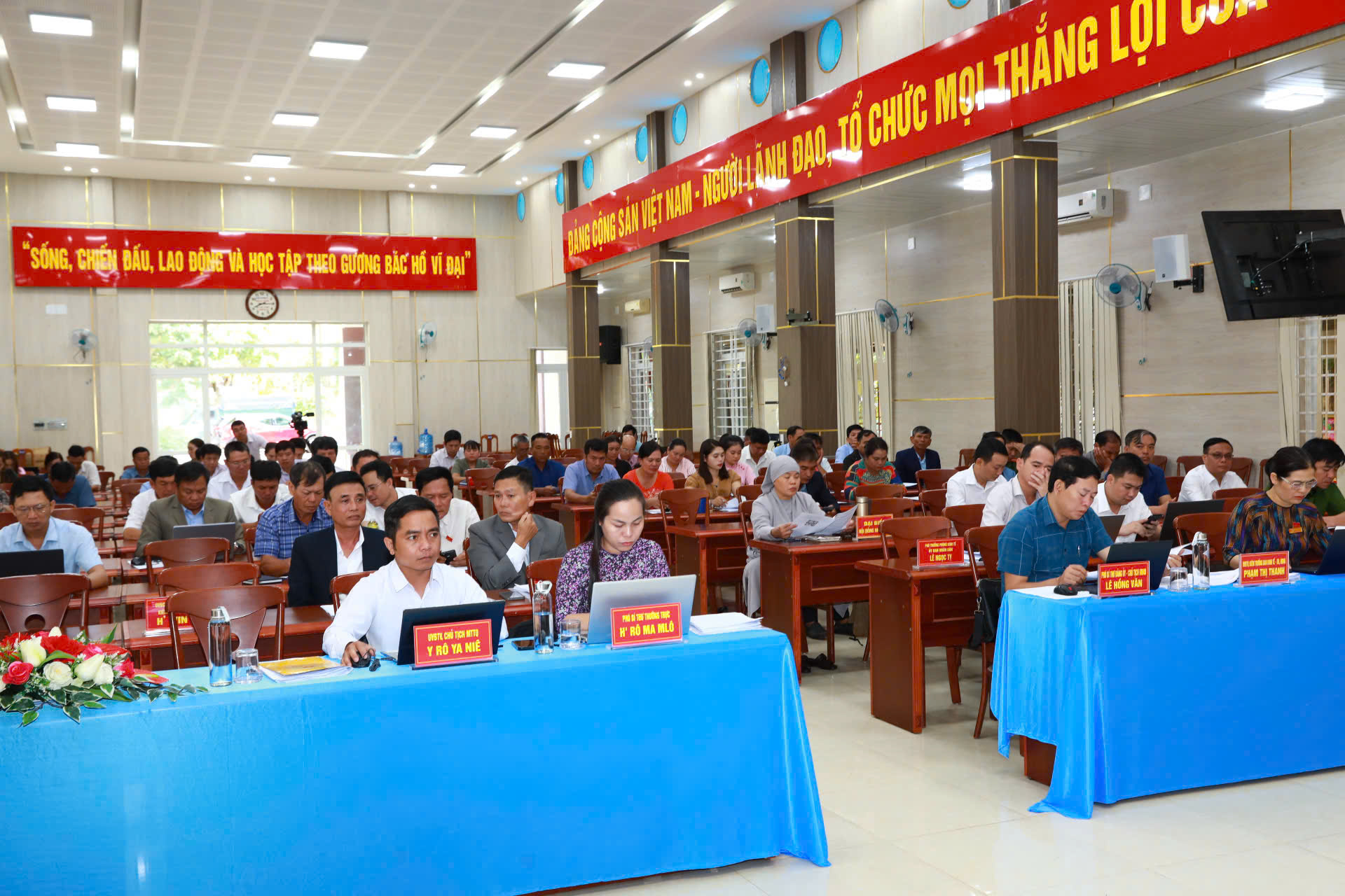 Kỳ họp thứ Hai HĐND xã Krông Năng khóa I, nhiệm kỳ 2021 - 2026