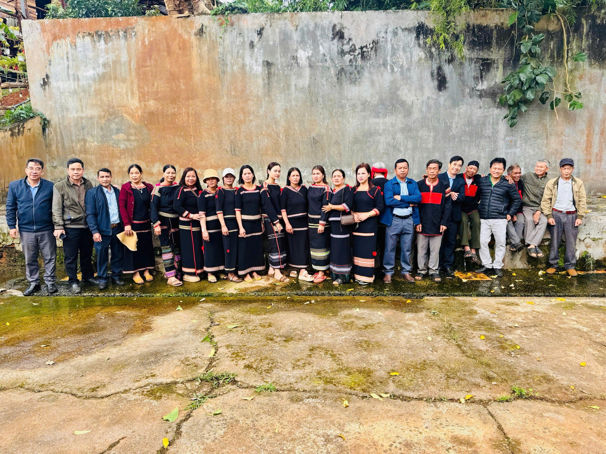 z7477696840196_604449fb5b864fa68405e6c374b3852b