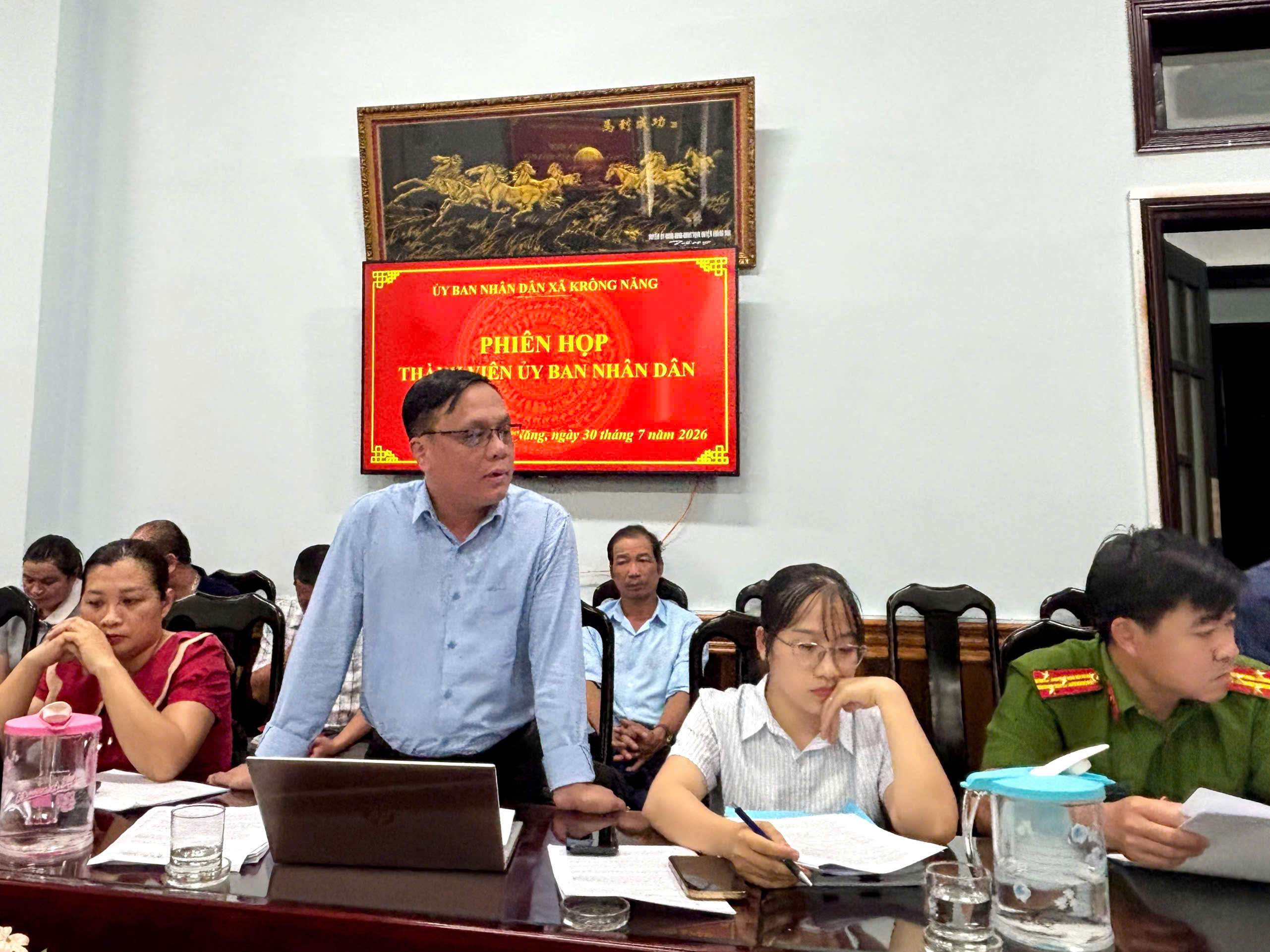 UBND xã Krông Năng thống nhất chủ trương hoàn thiện phương án quản lý, khai thác và cho thuê các cơ sở nhà, đất dôi dư