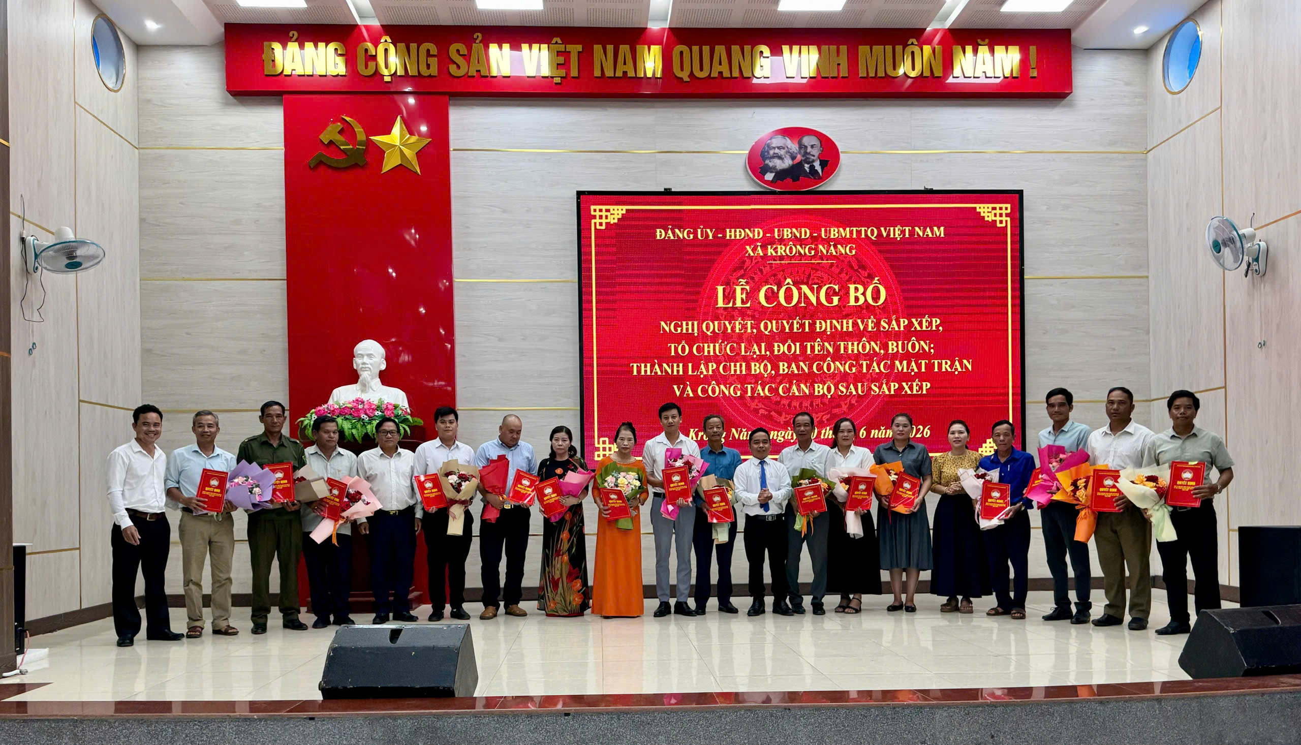 cong-bo-14-thon-buon-1