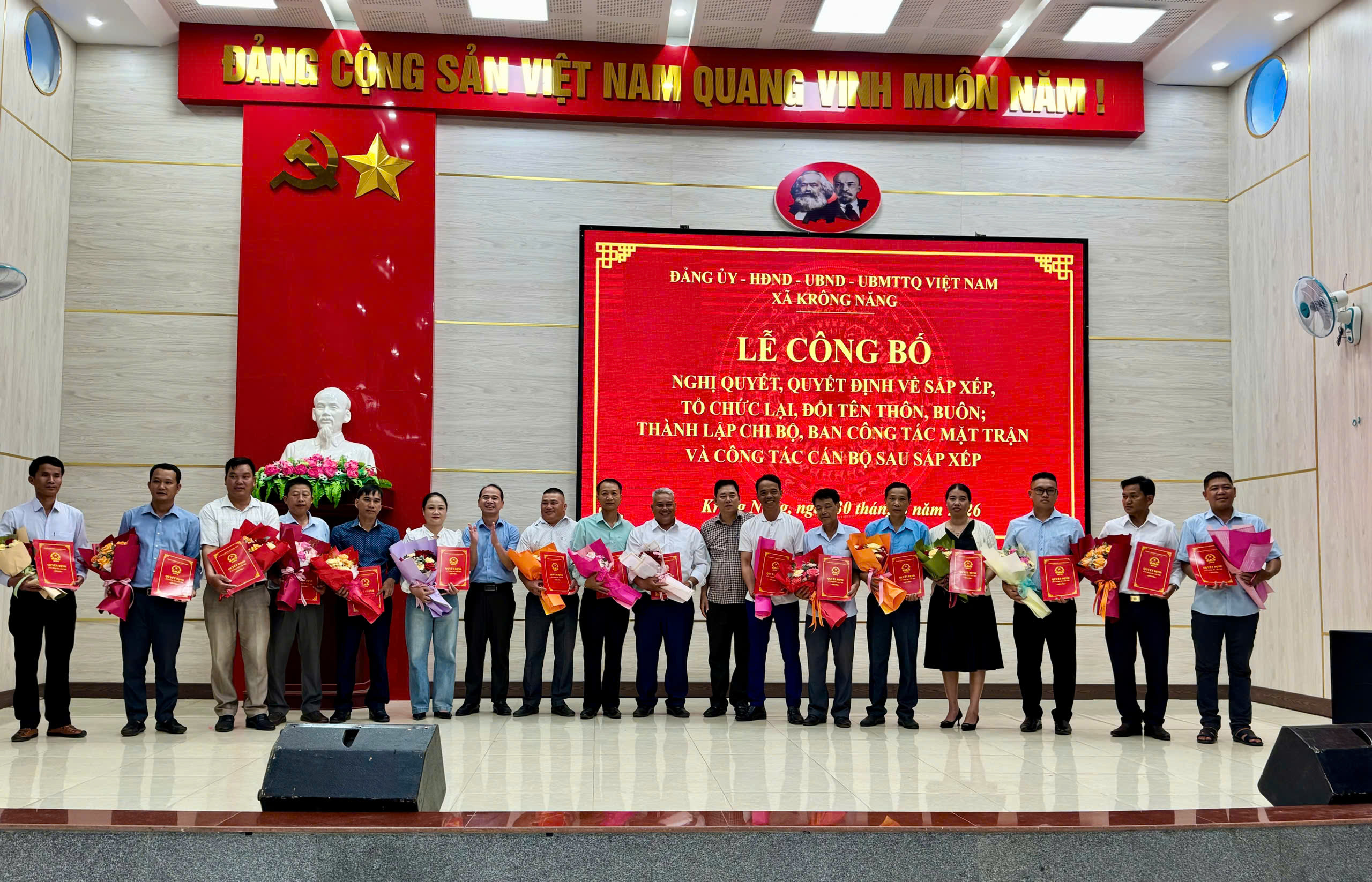 cong-bo-14-thon-buon-2