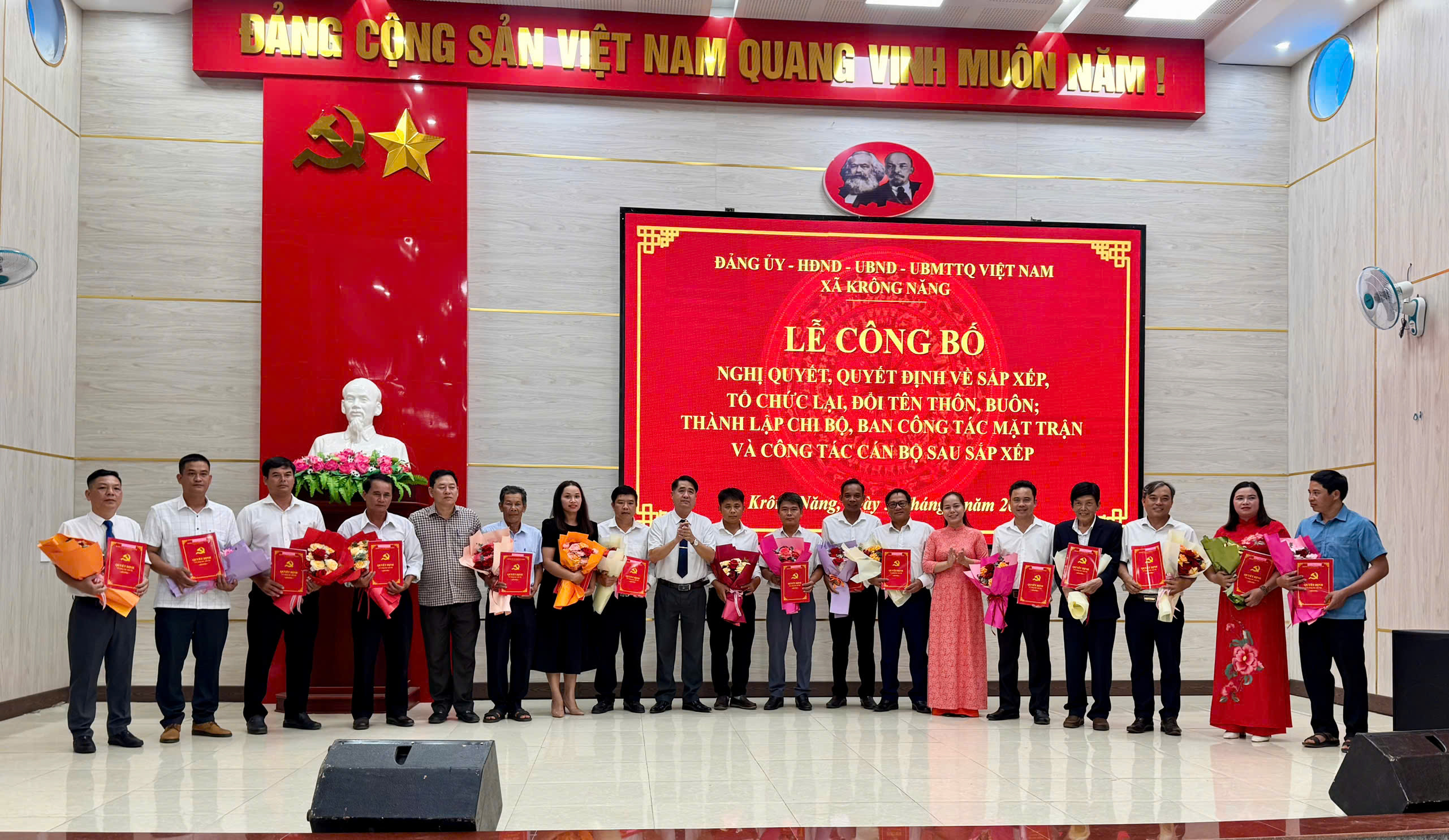 cong-bo-14-thon-buon-3