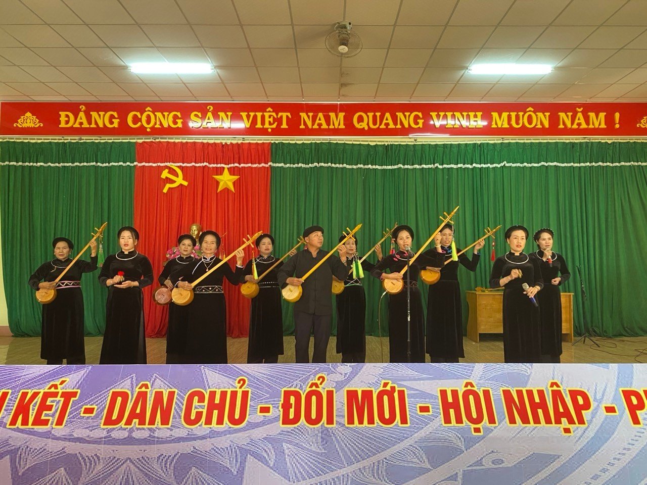 Khai mạc lớp hướng dẫn kỹ năng hoạt động, biểu diễn cho các câu lạc bộ, đội văn nghệ truyên thống tại các thôn, buôn