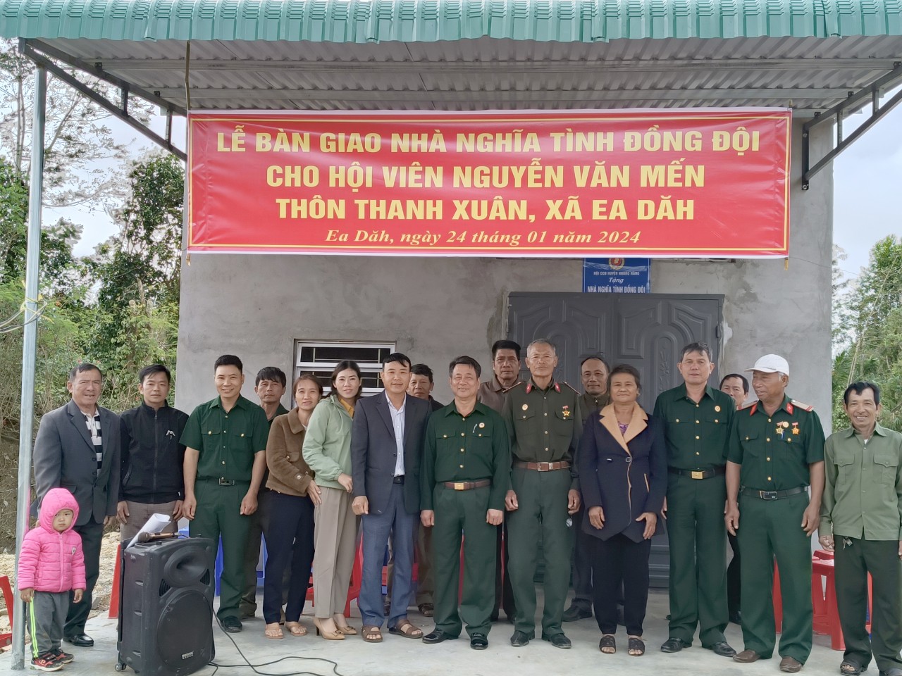 Trao nhà “Nghĩa tình đồng đội” cho hội viên CCB