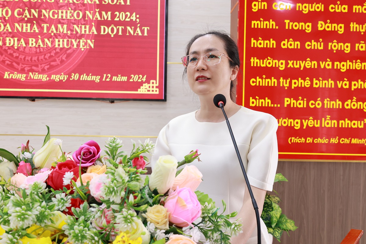 UBND huyện họp đánh giá công tác rà soát hộ nghèo, hộ cận nghèo năm 2024, triển khai xóa nhà tạm, nhà dột nát trên địa bàn huyện