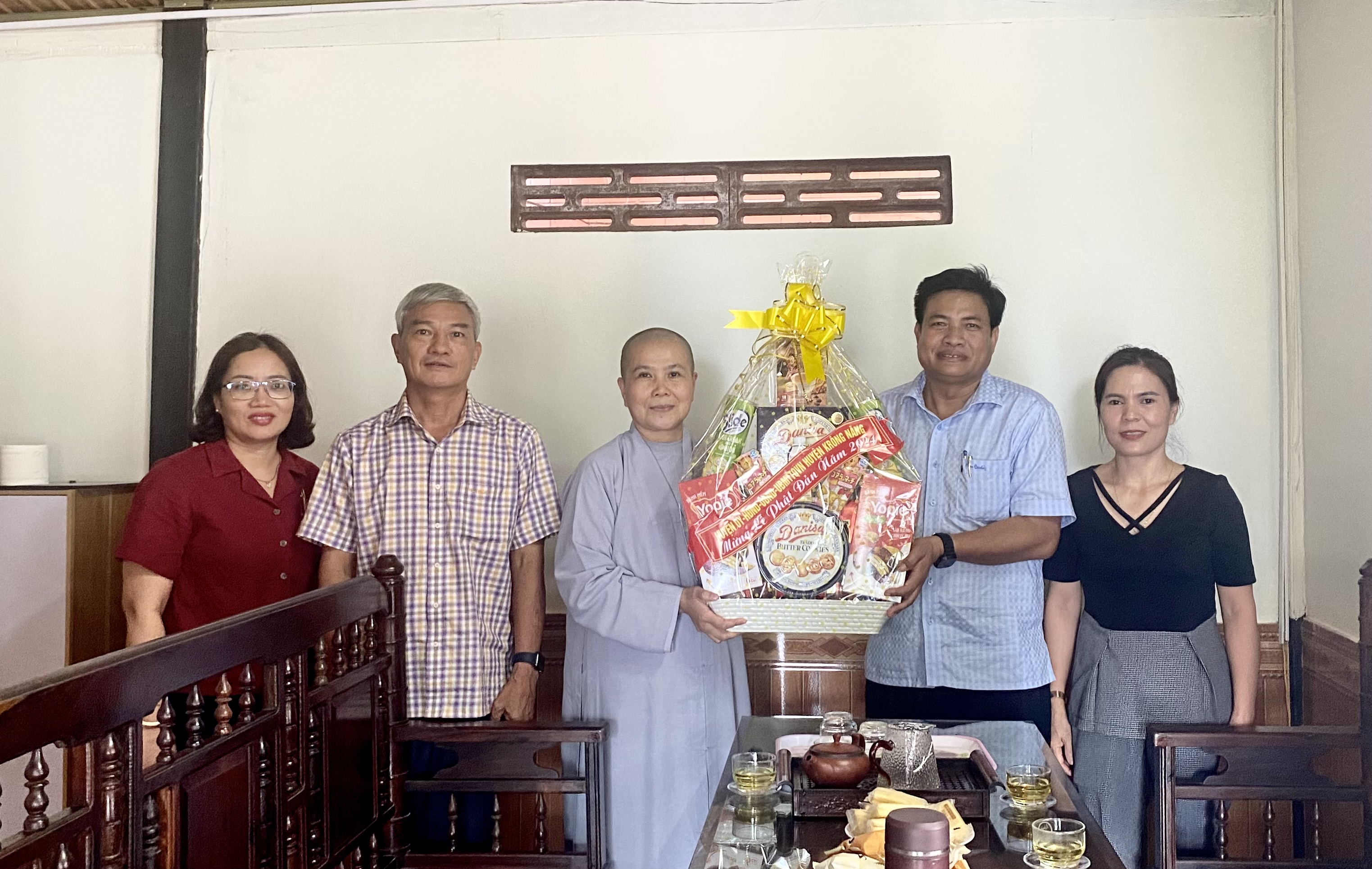 Lãnh đạo huyện thăm các cơ sở Phật giáo trên địa bàn huyện