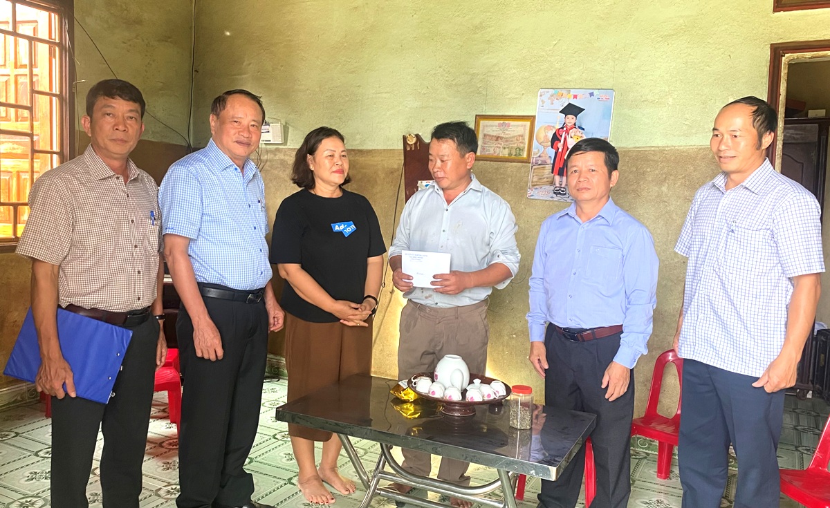 Huyện Krông Năng: Thành lập các đoàn thăm, tặng quà già làng, người có uy tín tiêu biểu trong vùng dân tộc thiểu số