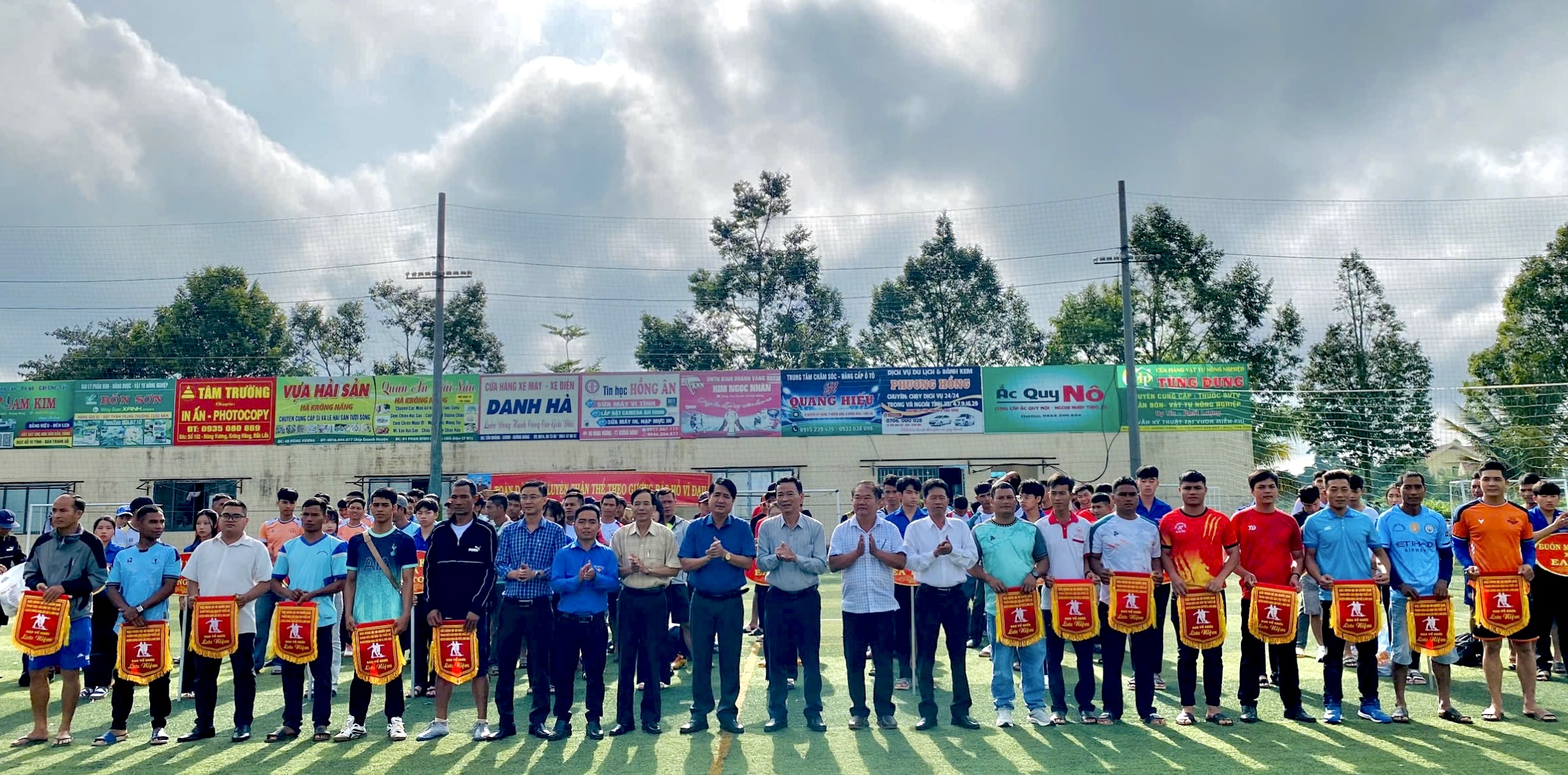 Khai mạc giải bóng đá 5 người nam thanh niên các dân tộc thiểu số huyện Krông Năng lần thứ II năm 2024