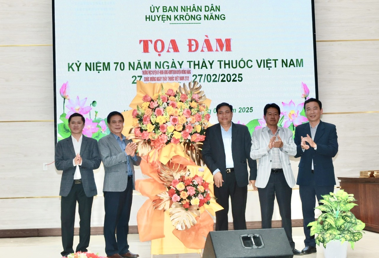 UBND huyện Krông Năng Tọa đàm kỷ niệm 70 năm ngày Thầy thuốc Việt Nam