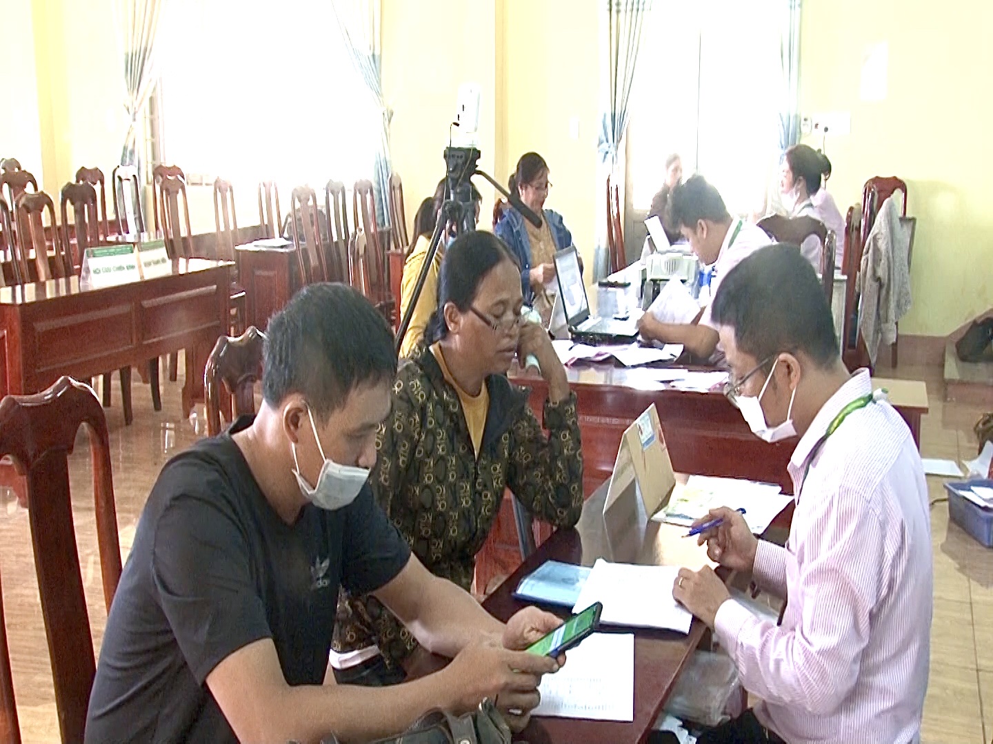Phòng giao dịch Ngân hàng Chính sách xã hội huyện Krông Năng giải ngân hỗ trợ cho vay tại xã Ea Toh