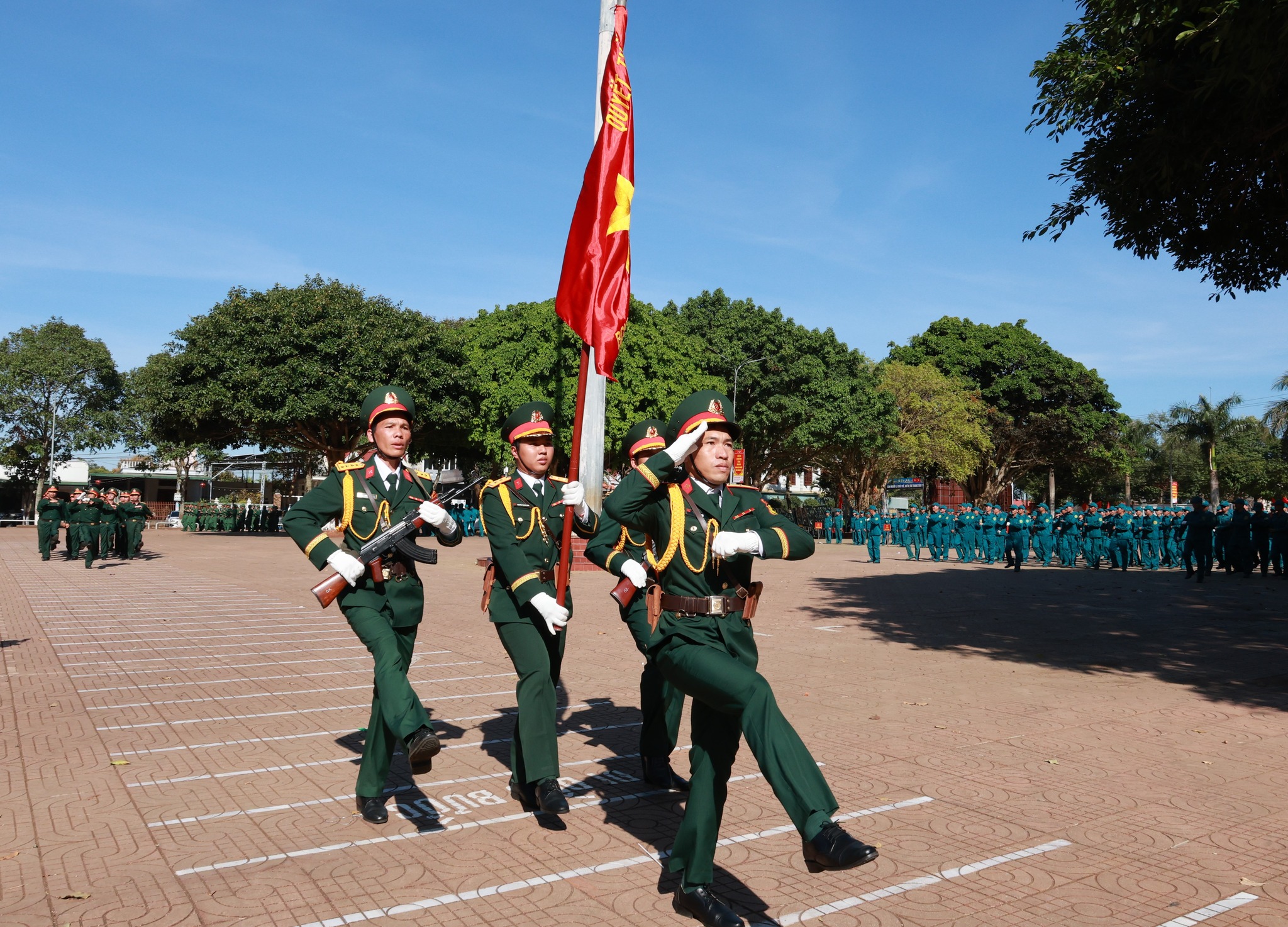 UBND Krông Năng tổ chức Lễ ra quân huấn luyện năm 2025 và phát động đợt thi đua cao điểm “Thần tốc - Quyết thắng”