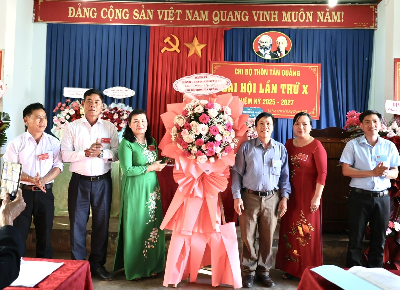 Chi bộ thôn Tân Quảng tổ chức Đại hội chi bộ nhiệm kỳ 2025 – 2027