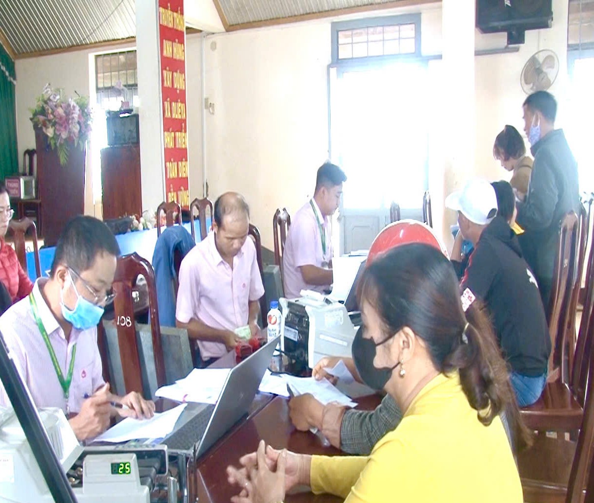 Phòng giao dịch Ngân hàng Chính sách xã hội huyện giải ngân các chương trình tín dụng chính sách tại xã Dliêya
