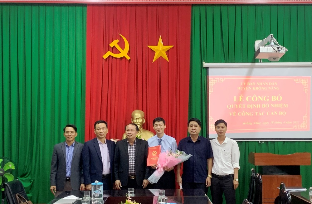 Công bố quyết định bổ nhiệm Phó Chánh Văn phòng HĐND- UBND huyện