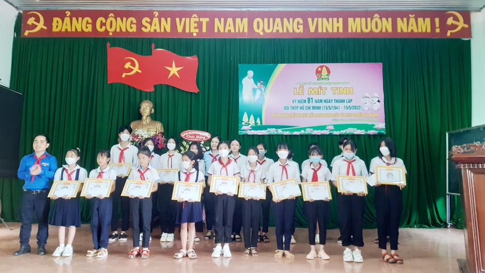 Hội đồng Đội huyện Krông Năng tổ chức lễ kỷ niệm 81 năm ngày thành lập Đội Thiếu niên tiền phong Hồ Chí Minh