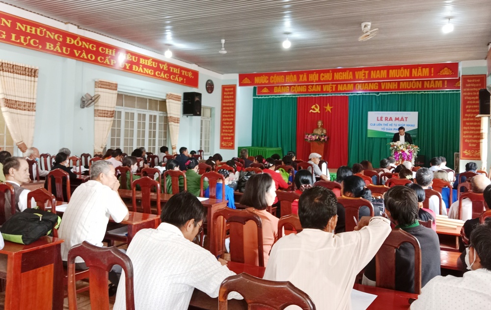Ra mắt Câu lạc bộ Liên thế hệ tự giúp nhau TDP 4
