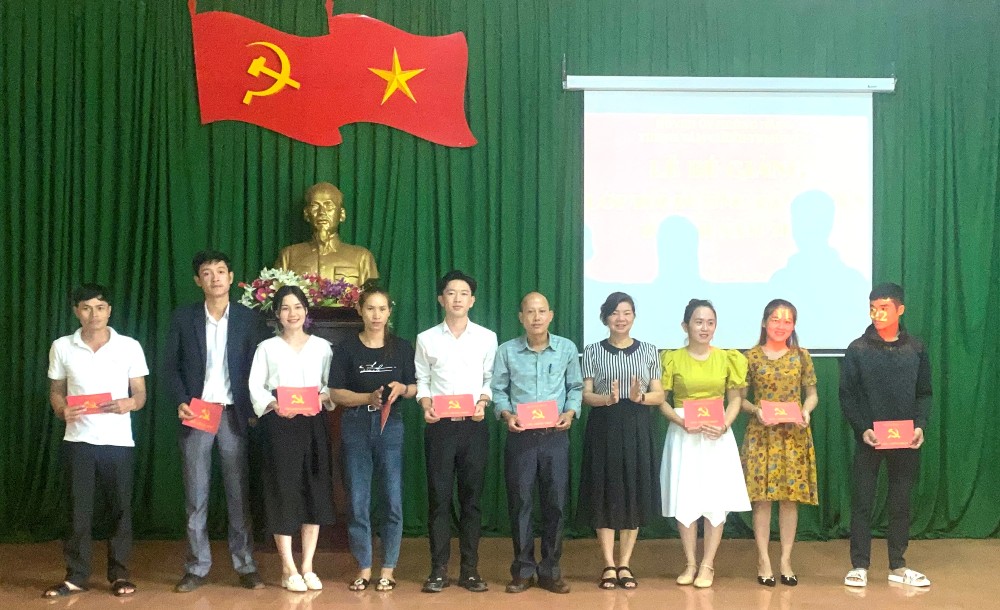 Bế giảng lớp Đảng viên mới đợt III năm 2022